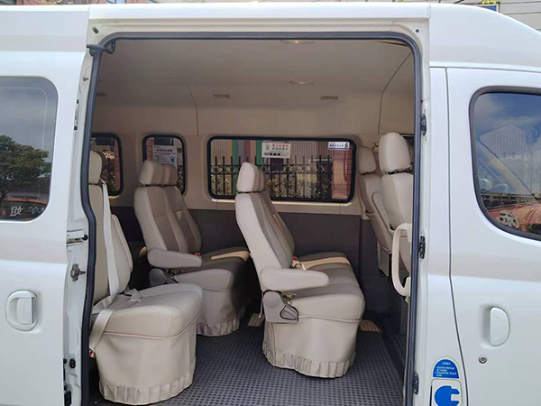 1763021393921363.jpg 上汽大通 15_4-600-450.jpg